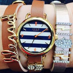 alejandra_z_m's profile picture. UX design Leader, Foodie + David Bowie aficionado.