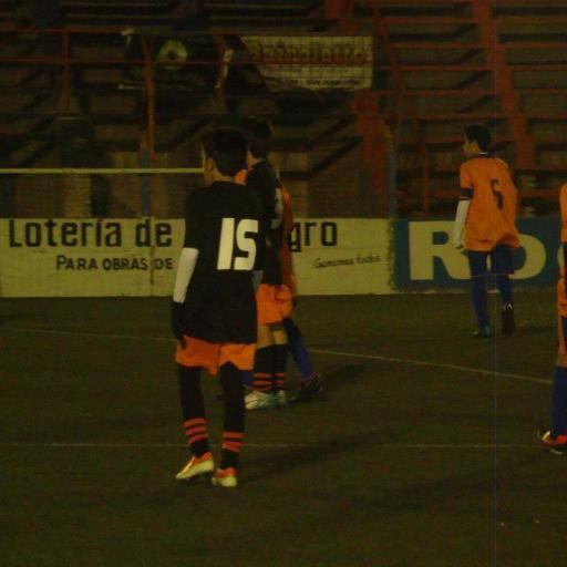 #SeguimeYTeSigo Seguimeeeeeeeee!!!
Jugador de futbol bien piox! #BIENTURRO siempre con los pebeess #LossPebeessBieenSlooooow