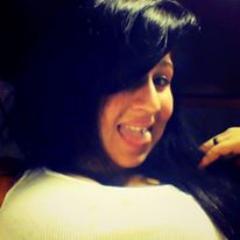 Se quiser derrubar alguém, apenas sorria. Pois a felicidade alheia incomoda os invejosos.