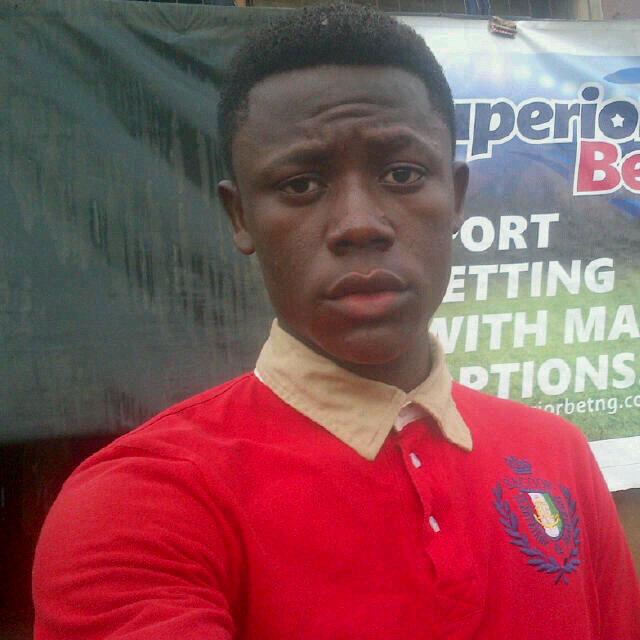 Laff dentiz young and fresh Nigeria comedian, reping Danfodio house of entertainment..Nigeria fast growing entertain http://t.co/YepRgilE0B it..#DHE loving it