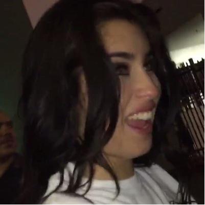 weridoharmony's profile picture. off for a while because the phone that i have right now is really pissing me off it crashes on everything and the buttons dont work ill be back soon i love yous