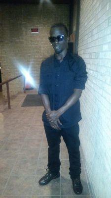born in Norfolk Va (BERKLEY)... Have a 5 year 5yr old son name Damontae....
#rapper
#studentwelder
#cook