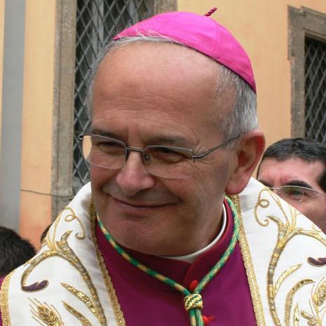 Vescovo di Aversa