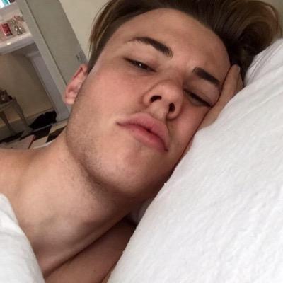 aydenrpgbd's profile picture. ton corps sous le mien, ouais c'est ça le paradis