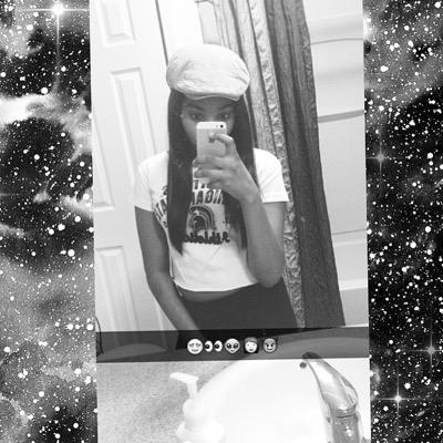 httpvictoriaa's profile picture. My Looks So Illegal They May As Well Put Me In Jail 


MIA