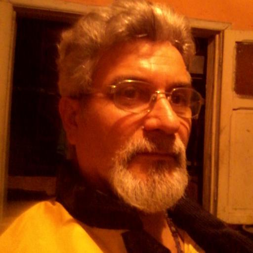 Soy escritor y animador cultural en Venezuela he pulicado varios escritos y propuestas que veras en mi pagina: http://t.co/TqrzmJ1sRt