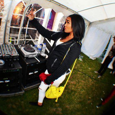 || Be the change you want to see in the world!||
Model|| Dancer|| Rap Artist/Song Writer|| Mother|| 22|| Sheffield||
Instagram: @only_naomi_