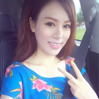 ReenaDam91's profile picture. Recent grad. Traveling the world. Public service. Education.