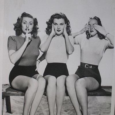 Modern_Musing's profile picture. Welcome to the world of Modern Musing, where creativity is celebrated. We sell handmade items with a retro-inspired twist! Founded by @nicolesmolen. ❤️