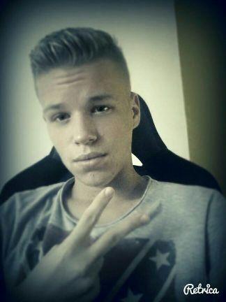 George69420's profile picture. I'm 17 yo. What's upp :D