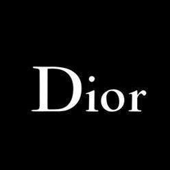 ❝El estilo es una forma de decir quien eres sin tener que hablar.❞ ― Christian Dior.