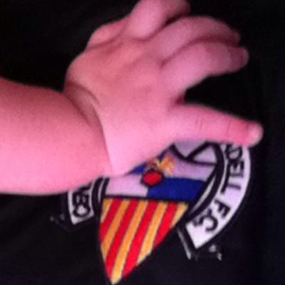 Diseñador gráfico, seguidor arlekinado, deportes de aventura, btt, atletismo y lo que surja...