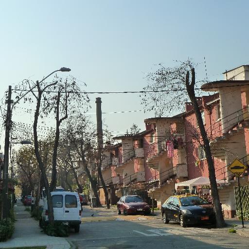 Barrio Arauco ubicado en el sector sur-poniente de la comuna de Santiago. Donde las escalas de caracol de sus Pasajes son caracteristicas