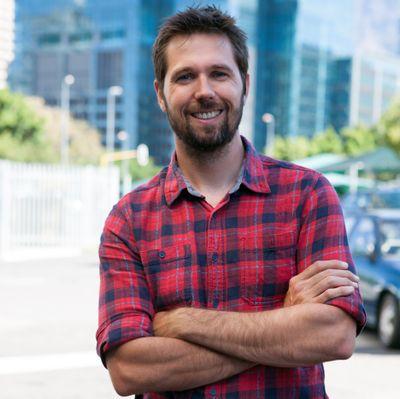 Surfer, bike rider, writer, dad. Director of Media. Mostly RTs