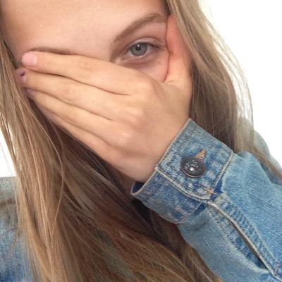 maiz_farnham's profile picture. kendrick.snow.lawrence 
Insta: @troublx.txxn ☁️