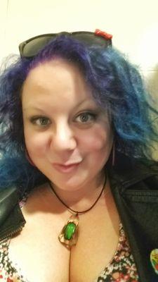 Scifi tragic, English language nerd, Notebook keeper, Left wing, Sarcastic, Big boobs,big hair, big laughs. Loves tea, kitsch, kindness and my husband