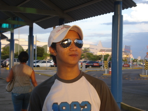 p3rfec7's profile picture. 