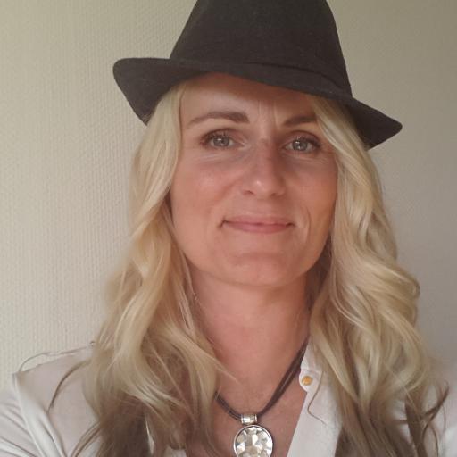 ITAddiction's profile picture. Gamification and UX enthusiast. Teaching IT to multimedia design students. Huge fan of life, laughter, music, meeting interesting people and learning new stuff.