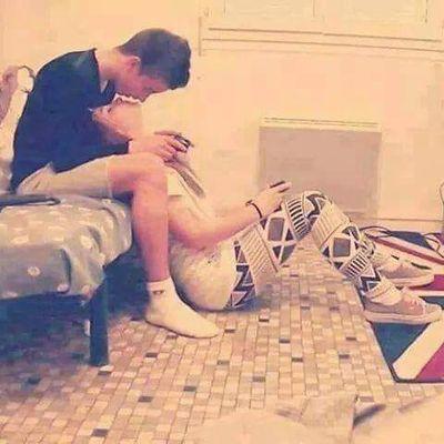 9GeBeGBLcl6b2Ux's profile picture. 