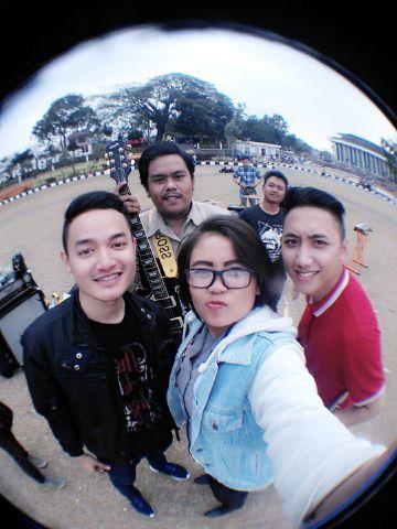 Roby_Setiaa's profile picture. Seorang pecundang terhebat.. | @Switch_UpMusic