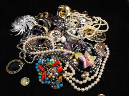 Bringing Beautiful Brooches to you!
