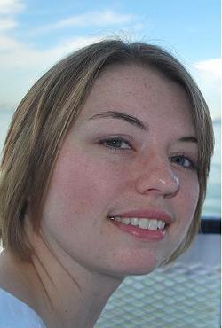 Fun2Dream's profile picture. Just another crunchy, type-1 diabetic, buttercream frosting-addicted, babywearing mom-of-2 trying to find a balance between life and sanity.