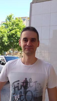 Programador informático. Amante de los coches.
