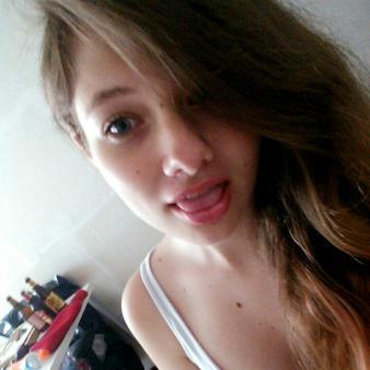 my name's Nicole and I like bands a lot. http://t.co/ZJP1DUqius 
http://t.co/KiUBlWev9S     http://t.co/V5s02FUQLu