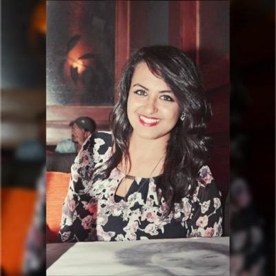 لا اريدُ أن أكون إنسانٌآ عاديآ، يعملُ ويأكلُ ويصلي ثم ينام، أريدُ أن أضع بصمةّ ليِ علي جبينِ هذا الكوكبِ، أريدُ أن أكون نجمةَ لا تموتُ ومختلفآ..مختلفآ فقط. ❤️