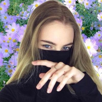 •posting pictures of beautiful fans // send submissons:))