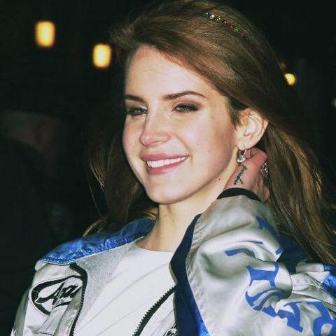 Ianaxhoneymoon's profile picture. Lana Del Rey, follows.