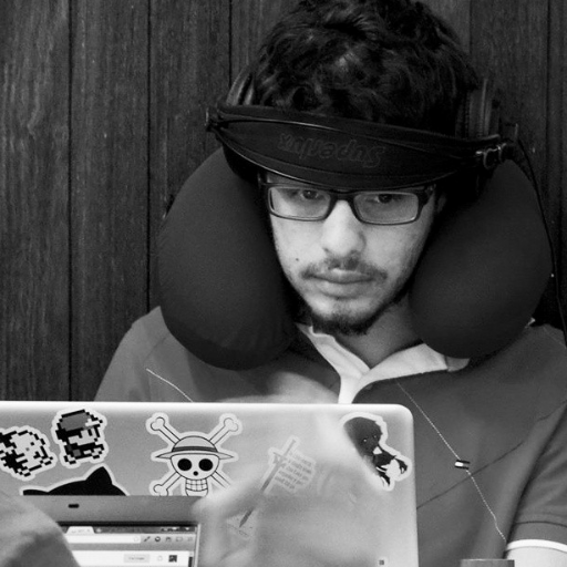 iOS Developer from Brazil and fascinated by Japanese culture