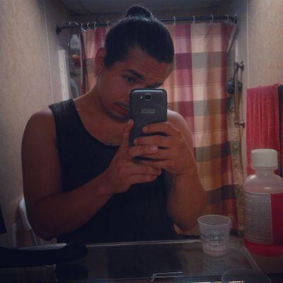 Woahitsjulian's profile picture. im just me.