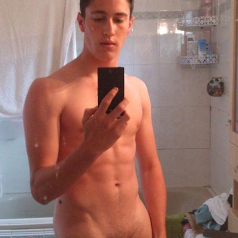 Hello, I'm Chris, 18 yo, gay and I do Video Chat for free http://t.co/1nGQ9QnizQ Register and watch me live.