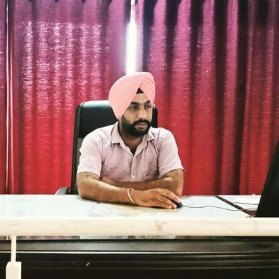 hmavi53's profile picture.