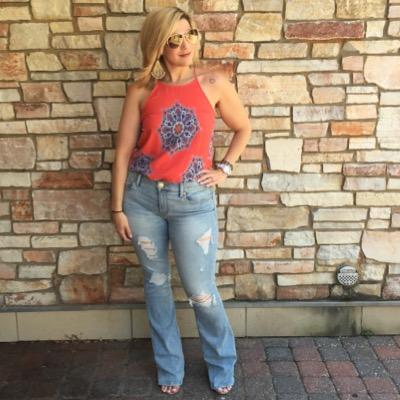 Kansas City wife, girl mom, and fashion blogger with a love for all things pretty! instagram: macros_and_manolos
