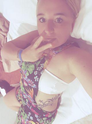 becfitzy1's profile picture. 