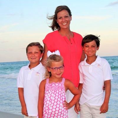 AnnieDillard17's profile picture. 