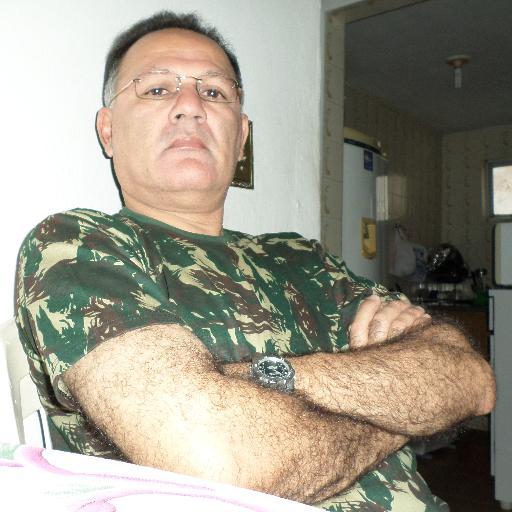 NÃO DESISTA DE ALGO QUE LHE AJUDARÁ NO FUTURO, NÃO DEIXE QUE OS OBSTÁCULOS SEJAM MAIS FORTES QUE VOCÊ, NÃO DEIXE QUE A DESISTÊNCIA SEJA O SEU FRACASSO.