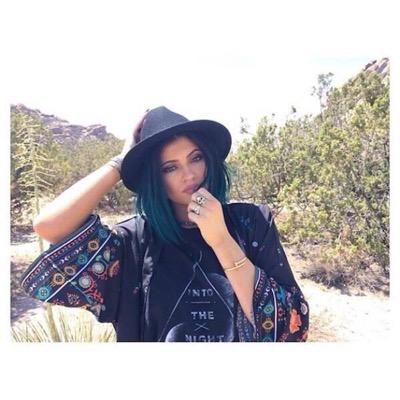 kylierpgwst's profile picture. when i close my eyes it's like a dark paradise