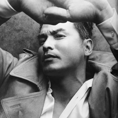 thebluedolphin7's profile picture. 