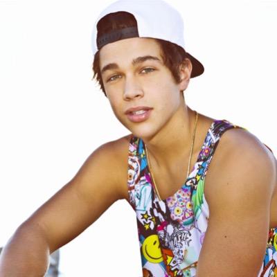 I LOVE to sing and dance. I LOVE Autin Mahone. And I LOVE to be happy