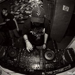 NEUROFUNK/TECHSTEP Drum'n'Bass DJ based in Mannheim/Germany

Booking Info:
http://t.co/UatMBigjET
or
Evolution Artist Management:
http://t.co/ApXzErstSp