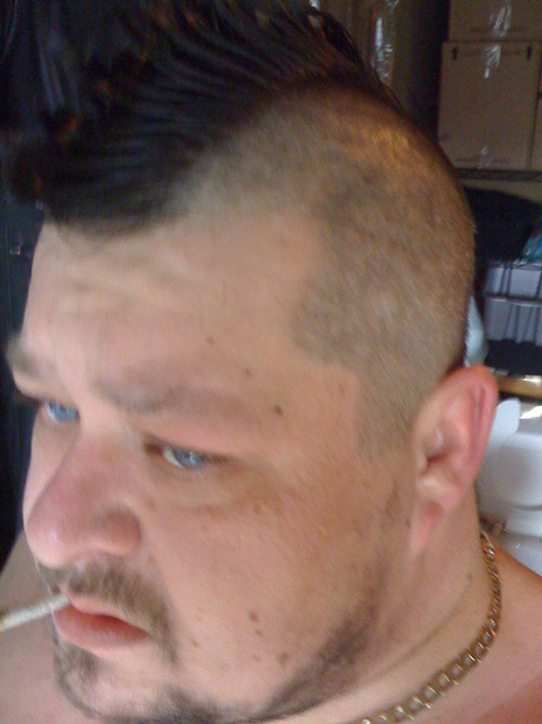 momerneil's profile picture. 