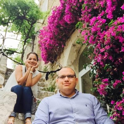 Esposa, mama de dos, hija de los vejetes y hermana del IronMan. Urologa, traveler y Foodie, en todo Amar y Servir.