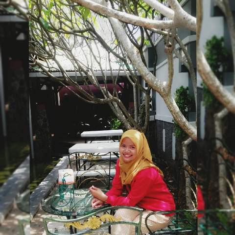 meelaapurnama's profile picture. Be better