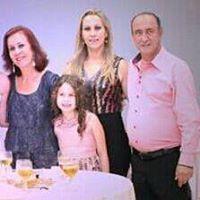 ivana_tavares's profile picture. 