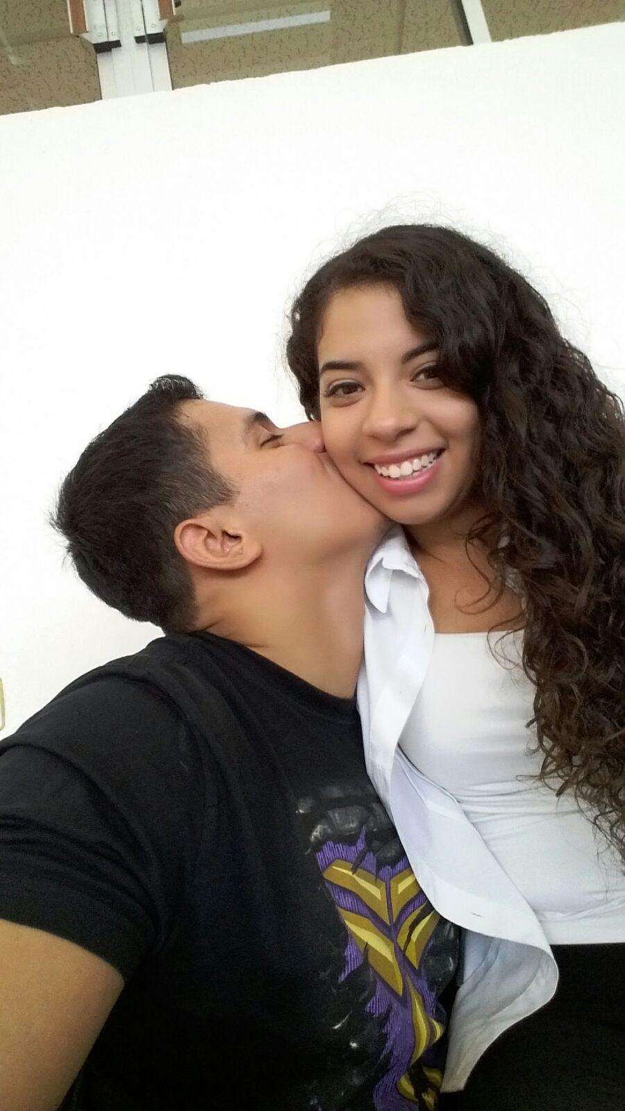 MaayeFuentes's profile picture. Cuando todas las puertas se te cierren recuerda que hay una que nunca se cerrará, la de Dios.

M&J♥