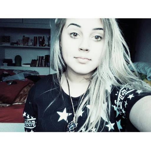 Sou metaleira, das trevas (n levem nada q eu falo a sério jovens)