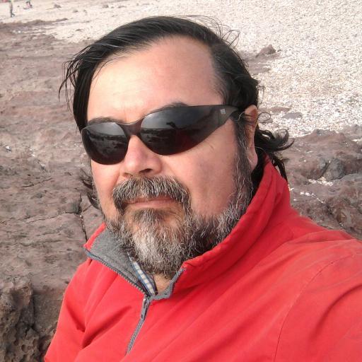 Bilingual free thinker,who wants to cooperate with the world construction